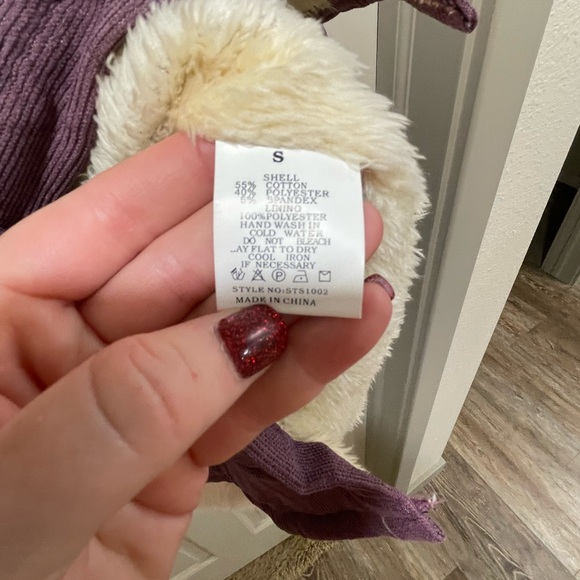 Women’s Faux Fur line Shirt Jacket  Size Small Small Plum Corduroy NWOT Shacket - Picture 7 of 7